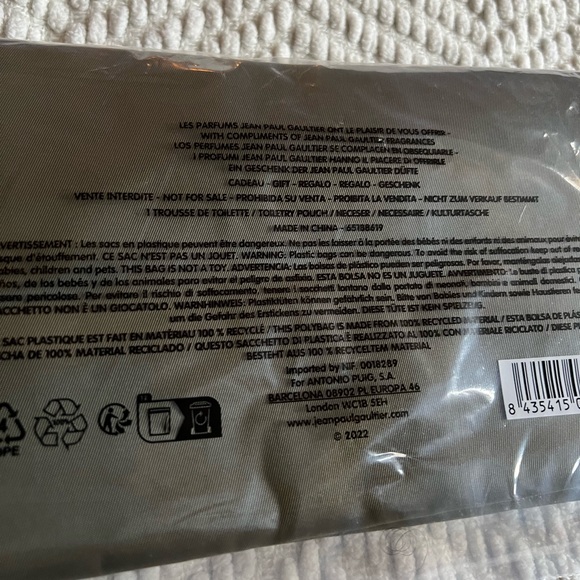 ๐ค New JEAN PAUL GAULTIER Toiletries Bag๐ค - Picture 2 of 5